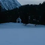 Alpenappartements Schwalbennestl بيت ضيافة ميتنوالد