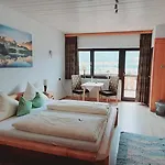 Alpenappartements Schwalbennestl بيت ضيافة ميتنوالد