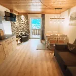 بيت ضيافة Alpenappartements Schwalbennestl ميتنوالد