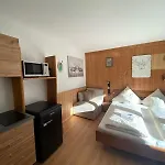 Alpenappartements Schwalbennestl בית הארחה