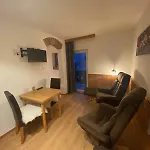 بيت ضيافة Alpenappartements Schwalbennestl ميتنوالد