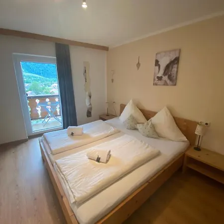 Casa de hóspedes Alpenappartements Schwalbennestl 2*