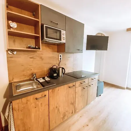 Alpenappartements Schwalbennestl Миттенвальд