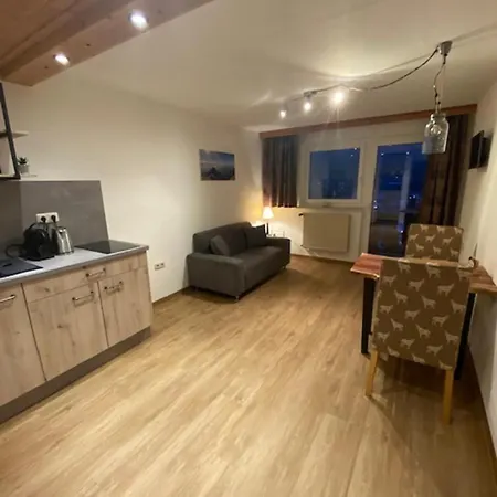 Гостевой дом Alpenappartements Schwalbennestl Миттенвальд