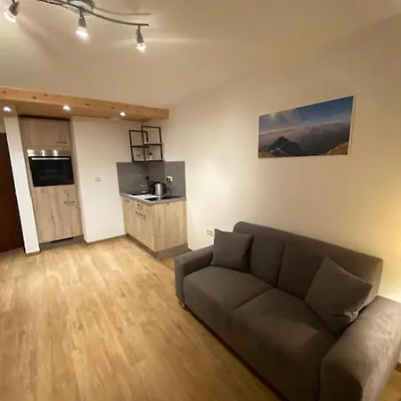 Alpenappartements Schwalbennestl Миттенвальд