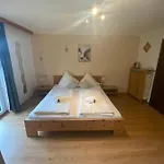 Pensión Alpenappartements Schwalbennestl 3*