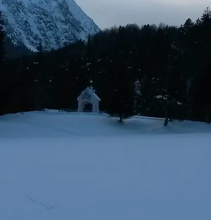 Alpenappartements Schwalbennestl Guest house Mittenwald