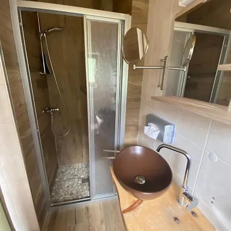 Alpenappartements Schwalbennestl 招待所 米滕瓦尔德