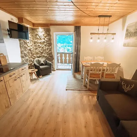 Pensión Alpenappartements Schwalbennestl Mittenwald