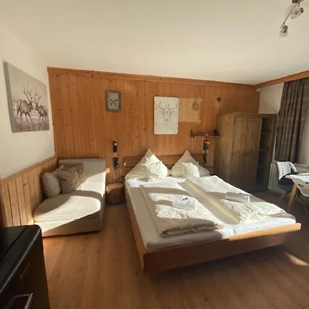 Alpenappartements Schwalbennestl Πανσιόν Mittenwald